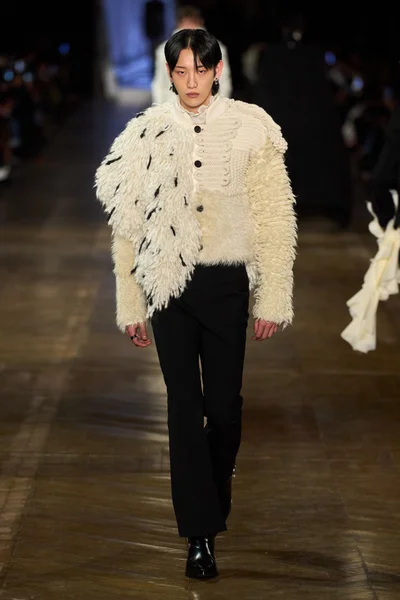 Look 37